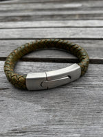 Push Clasp Heavy Leather Bracelet: Men