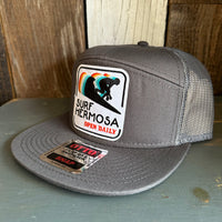 Hermosa Beach SURF HERMOSA :: OPEN DAILY 7 Panel Mid Profile Trucker Snapback Hat - Charcoal Grey