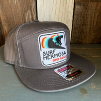 Hermosa Beach SURF HERMOSA :: OPEN DAILY 7 Panel Mid Profile Trucker Snapback Hat - Charcoal Grey