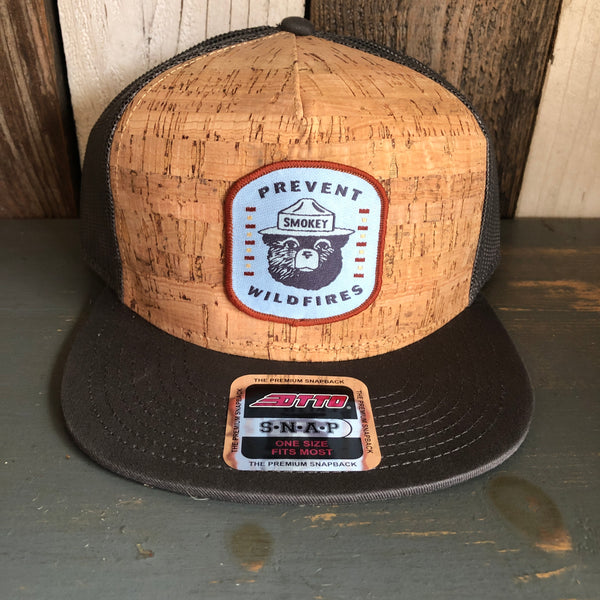 SMOKEY BEAR / PREVENT WILDFIRES Premium Cork Trucker Hat (Grey)