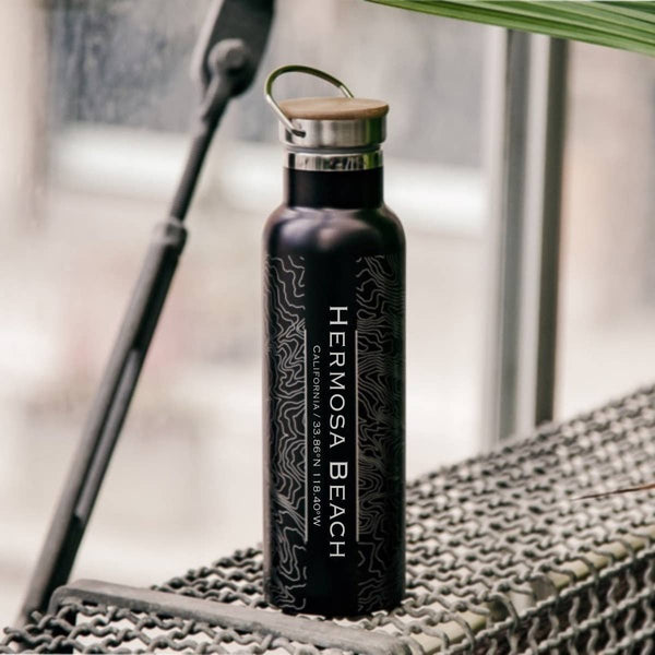 Hermosa Beach Map 20 oz Bottle with Bamboo Top in Matte Black